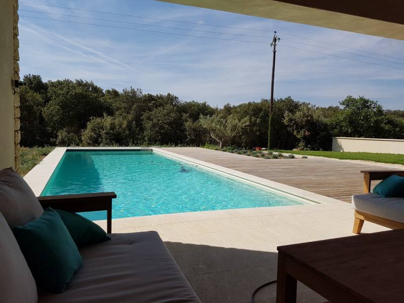 piscine à bonnieux avec volet Covrex installé par Provence Chauffage