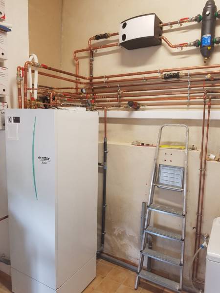 Installation par provence chauffage d'une Pompe à chaleur avec ECS intégré à Roussillon