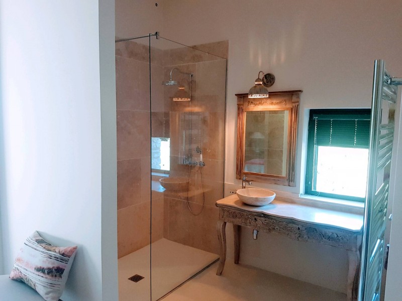 Artisan pour rénovation de salle de bain dans le Luberon