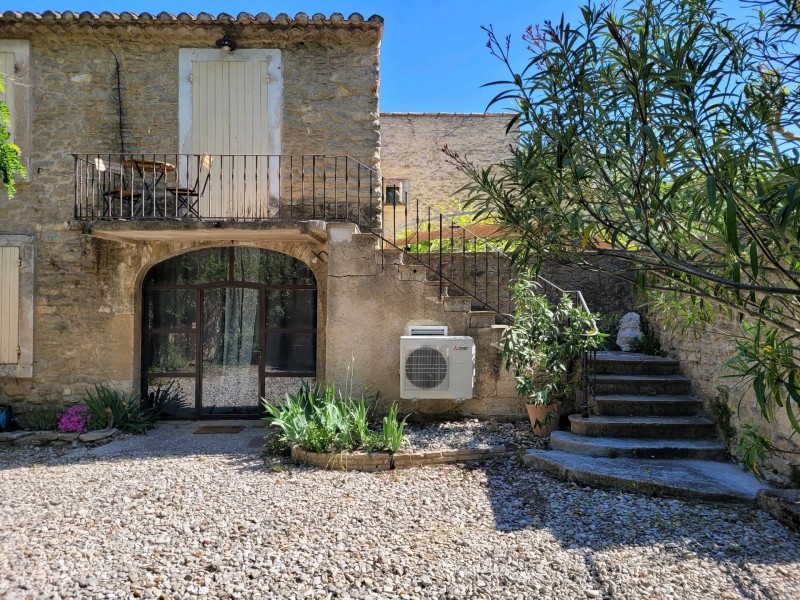 Installateur de climatisation réversible pour les professionnels de la restauration et de l'hôtellerie dans le Lubéron